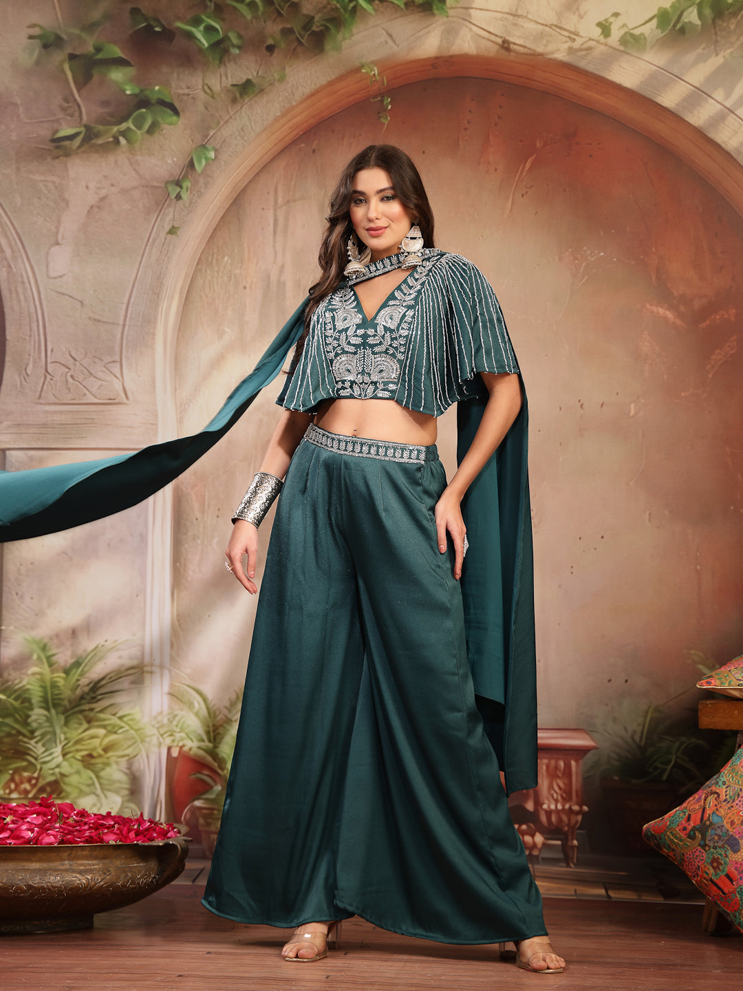 Women's Green Solid & Embroidered Poly Georgette Co-Ords Set