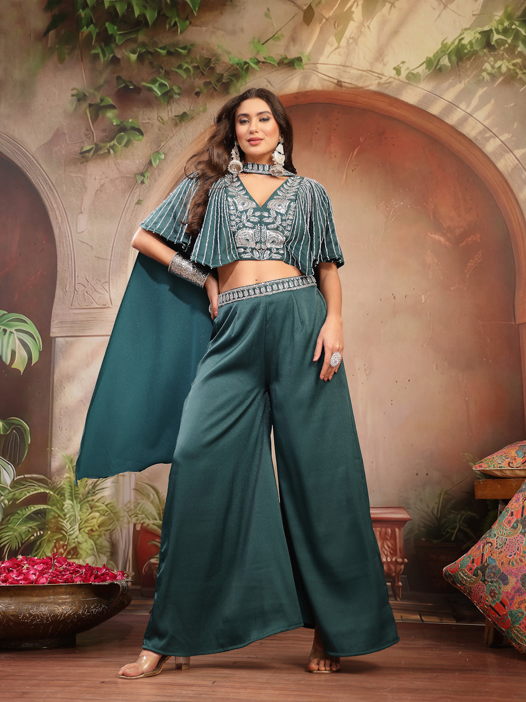 Women's Green Solid & Embroidered Poly Georgette Co-Ords Set