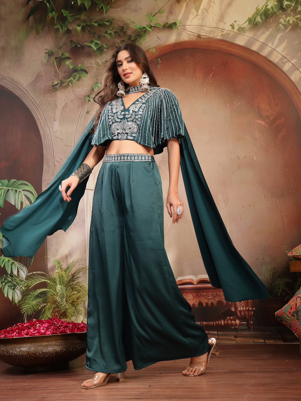 Women's Green Solid & Embroidered Poly Georgette Co-Ords Set