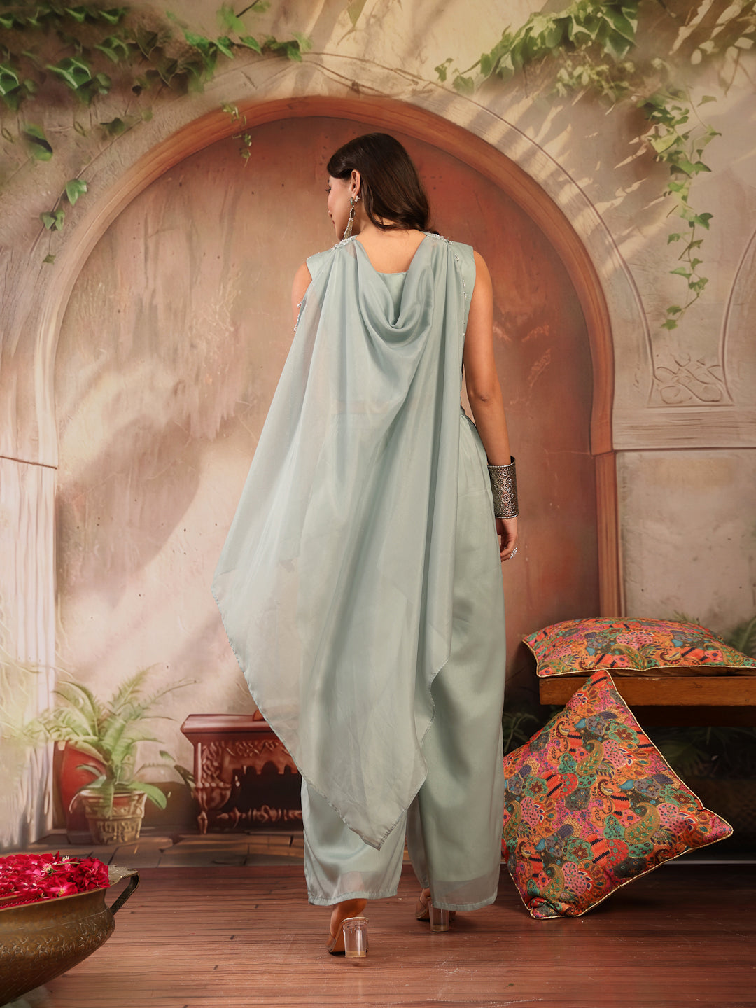 Women's Green Solid & Embroidered Poly Georgette Co-Ord Set