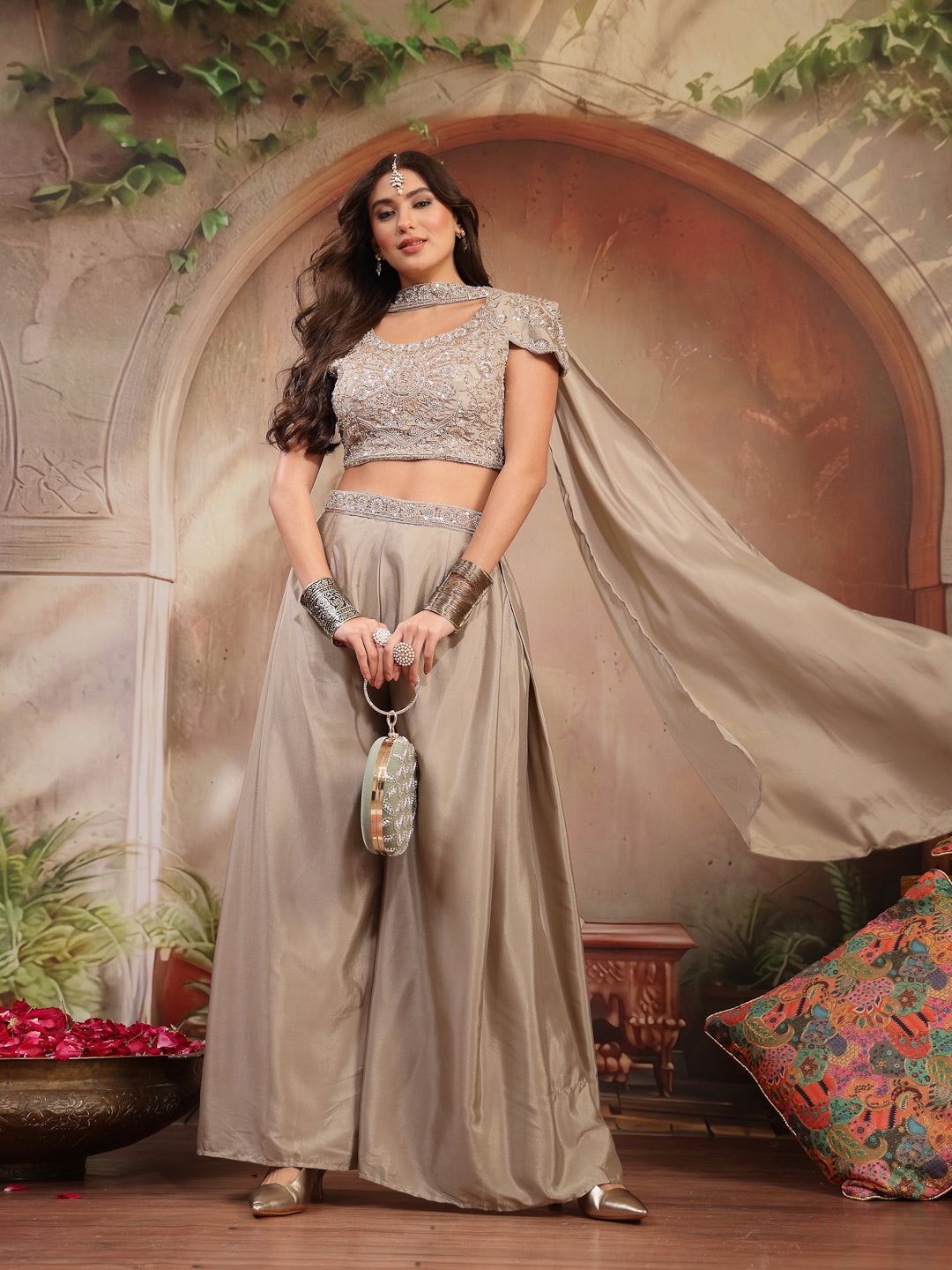 Women's Grey Solid & Embroidered Poly Georgette Co-Ords Set