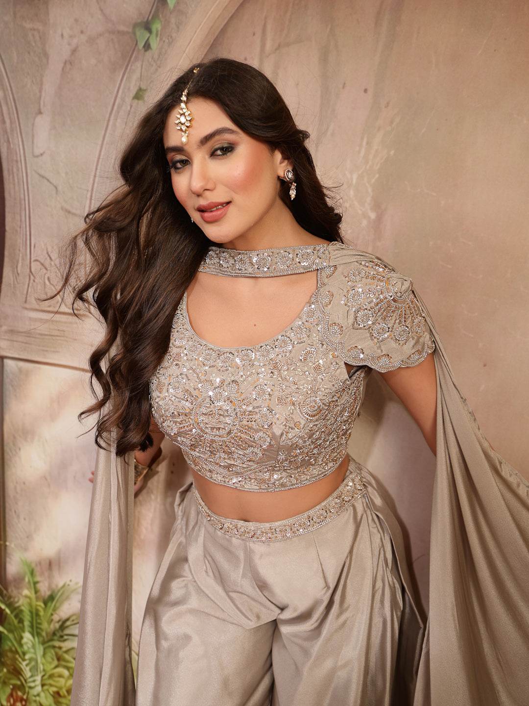 Women's Grey Solid & Embroidered Poly Georgette Co-Ords Set