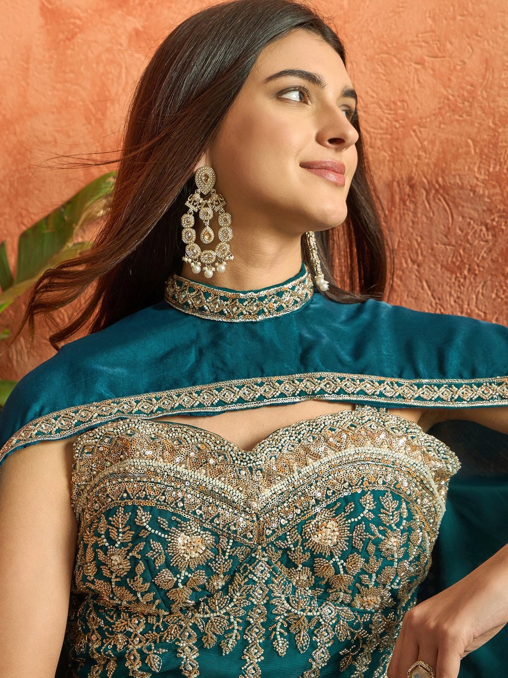 Women's Teal Solid & Embroidered Velvet Co-Ord Set