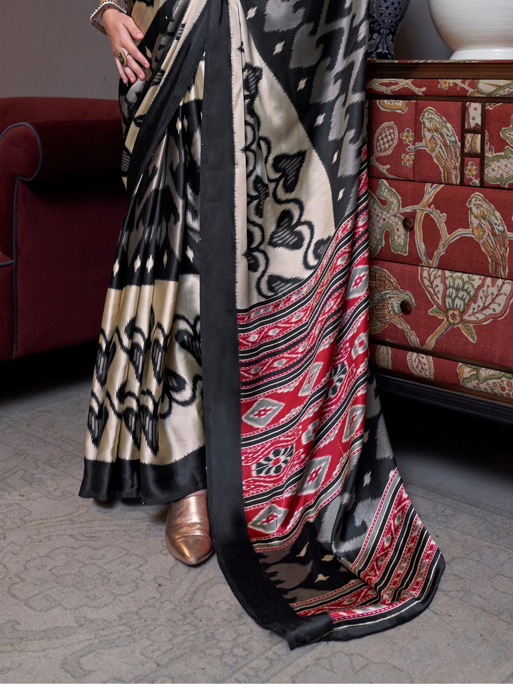 Women's Black Printed Satin Saree with Unstitched Blouser Piece