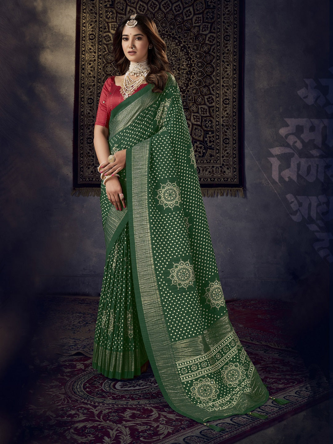 Women's Green Bhandej Aari Work Crushed Silk Saree