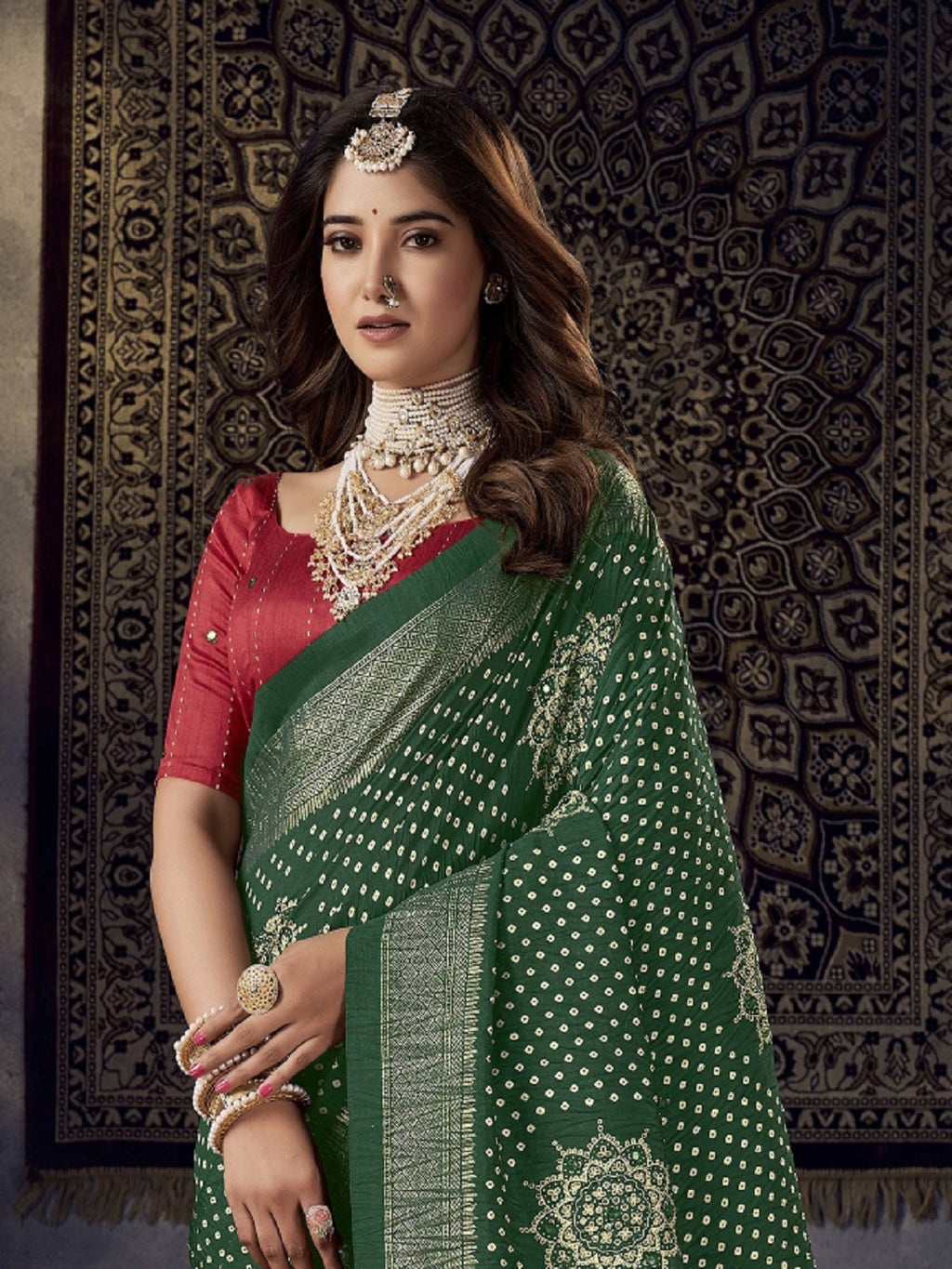 Women's Green Bhandej Aari Work Crushed Silk Saree
