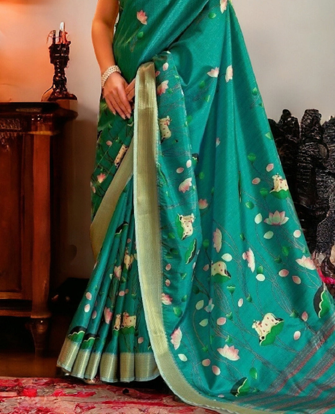 Women's Rama Traditional Floral Printed Manipuri Silk Saree