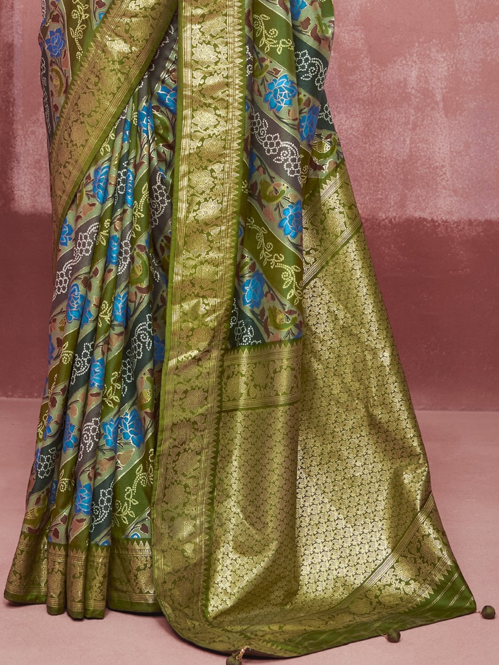 Women's Leheriya & Bandhej Printed Zari Border Silk Saree